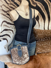 Load image into Gallery viewer, Medusa cross body bag